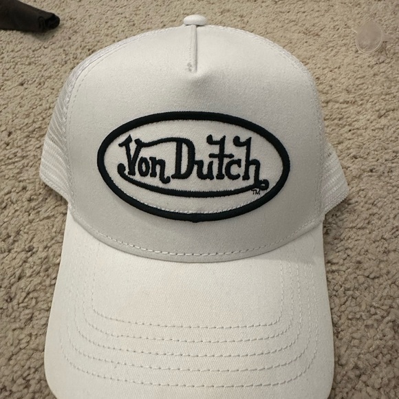 Authentic Von Dutch trucker hat - Picture 4 of 6